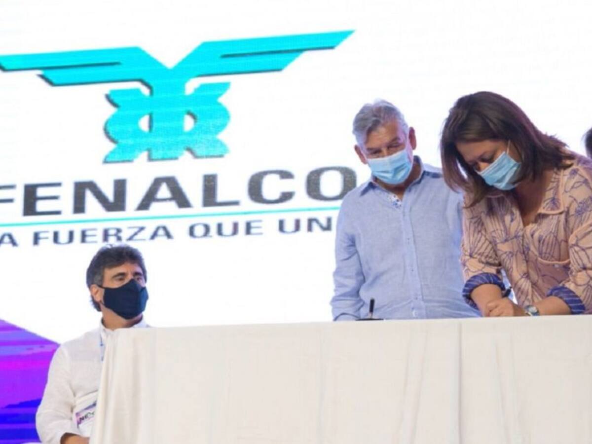 Gobierno y Fenalco firman compromiso sobre bioseguridad para días sin IVA