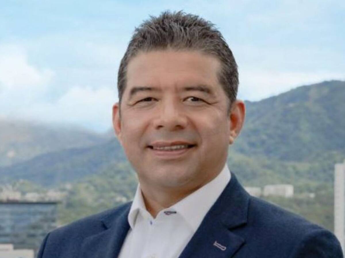 “Es populismo reducción de salario solo del Congreso”: Alejandro Martínez