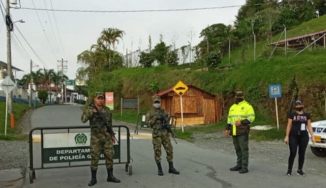 Policía y ejécito en el Quindío trabajando en conjunto para hacer cumplir el aislamiento obligatorio