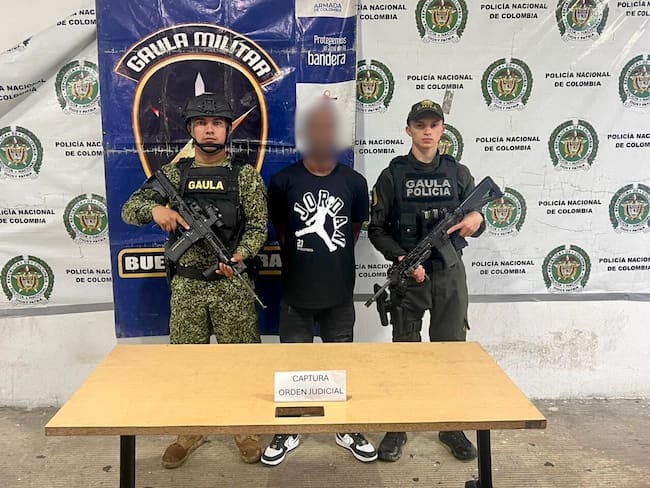 Las autoridades le atribuyen crímenes como asesinatos selectivos en la ciudad, así como con la intimidación y cobros extorsivos a comerciantes. Foto: Armada.