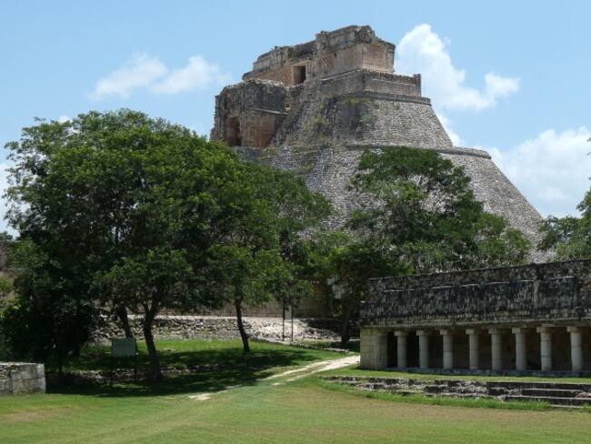 Joven de 15 años descubre ciudad Maya usando Google Earth