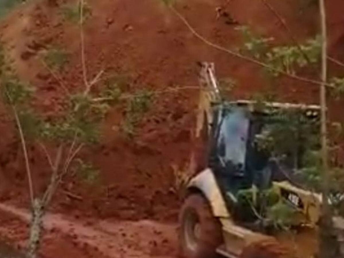 5 días más estaría cerrada vía que comunica a Quindío con norte del Valle