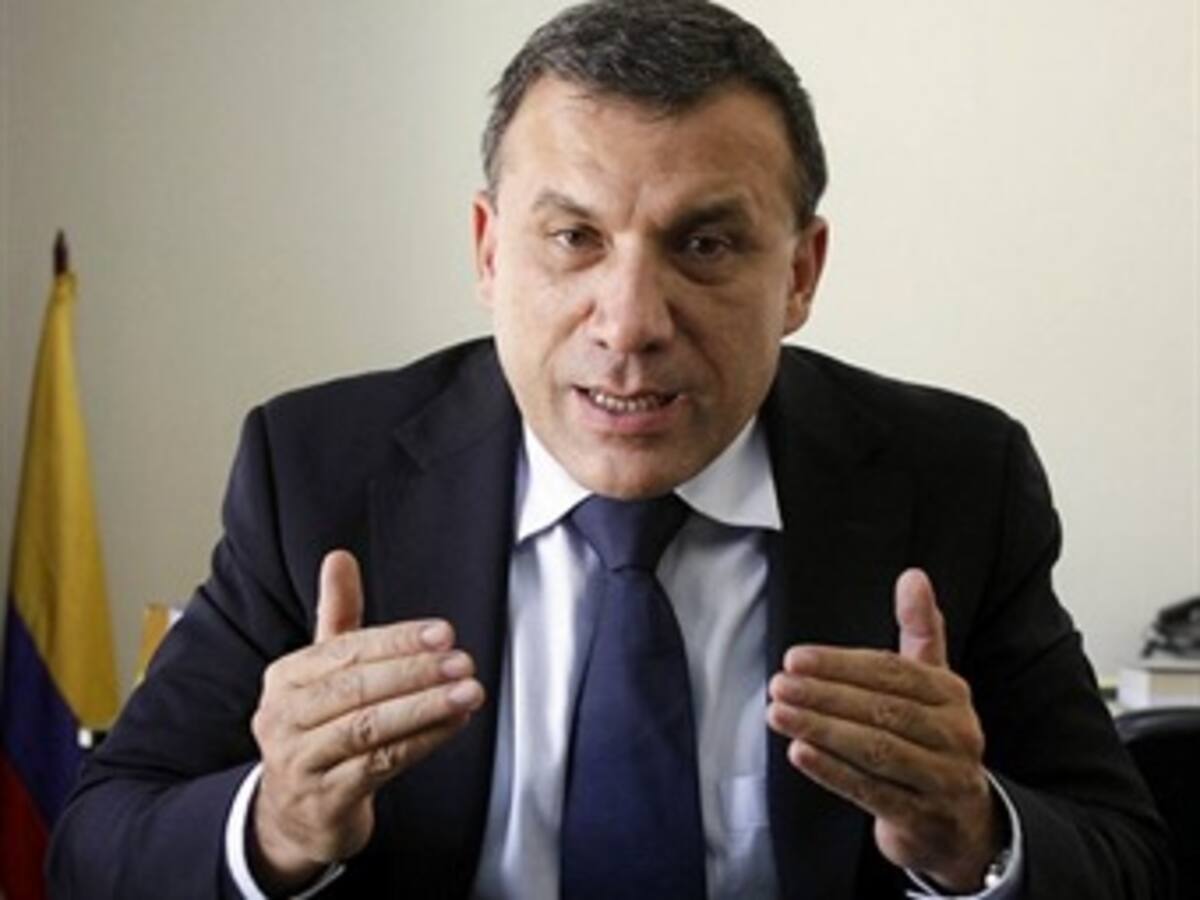 Sí al respeto por los homosexuales pero no al matrimonio y adopción de niños: Roy Barreras