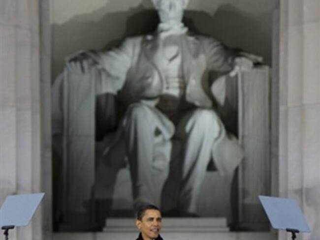 Labios en forma de corazón, la última moda de la cirugía estética