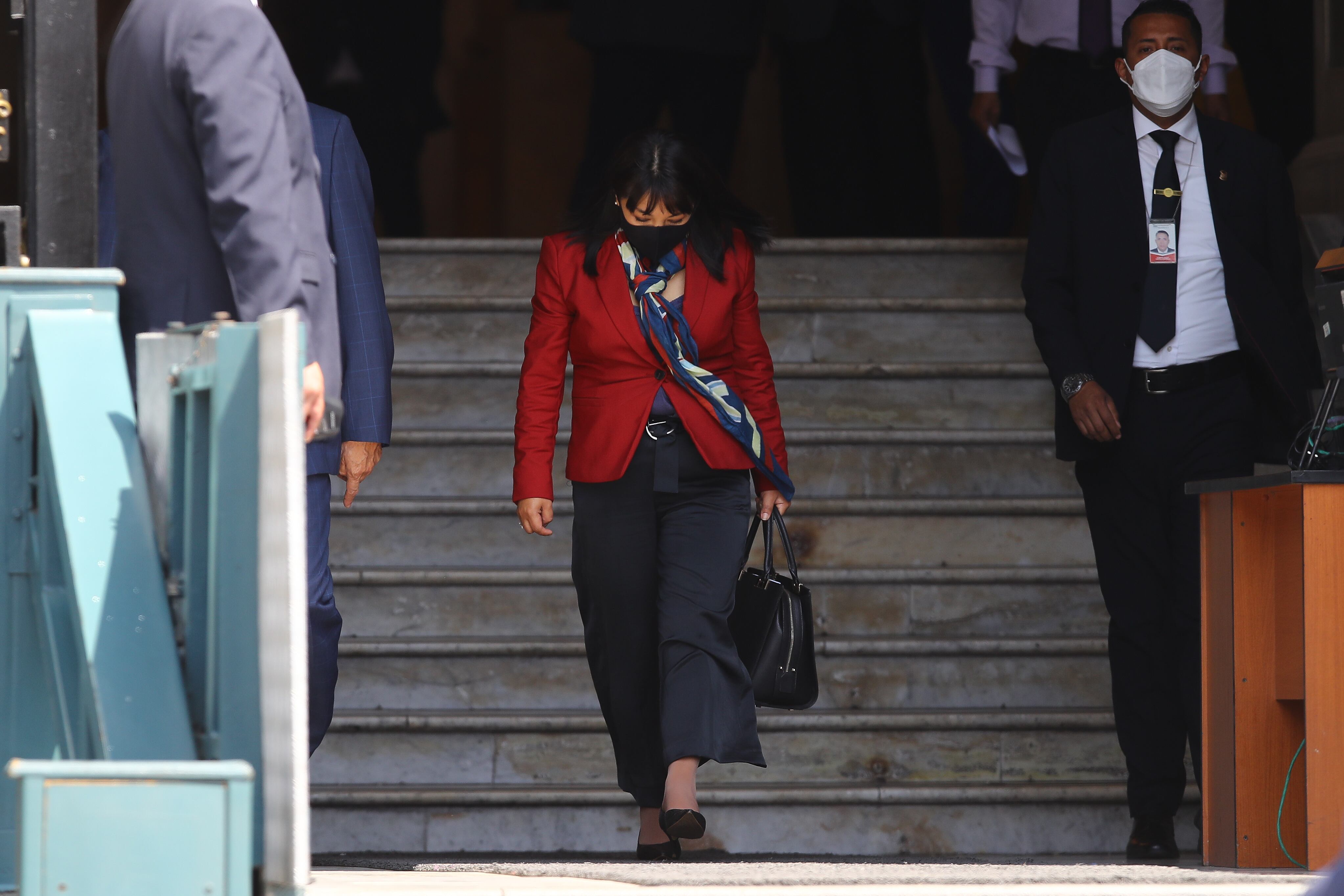 LIMA, PERU - NOVEMBER 04: Peruvian Prime Minister Mirtha Vasquez leaves the Congress during the investiture parliamentary session (known as "Cuestion de Confianza") where Chief of Cabinet seeks support of  lawmakers on November 4, 2021 in Lima, Peru. Session originally started on October 25 and was suspended due to the dead of a congressman. (Photo by Leonardo Fernandez/Getty Images)
