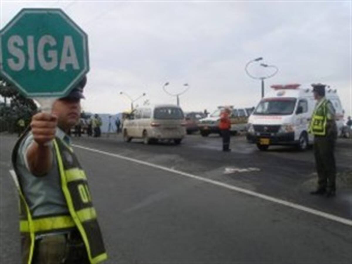 Con restricciones en varias vías avanza la movilización de viajeros durante la Semana Santa