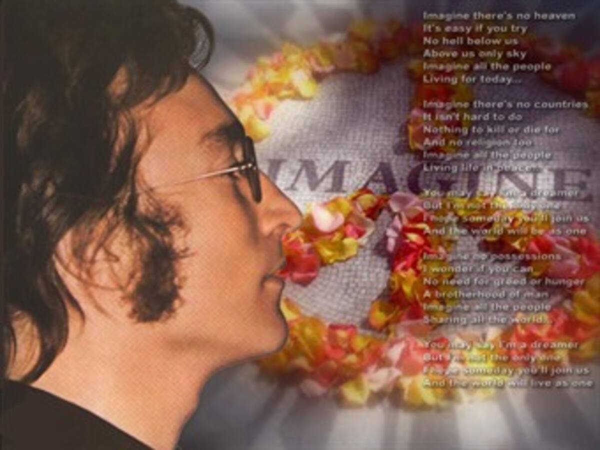 Rinden tributo a John Lennon en el 70 aniversario de su nacimiento