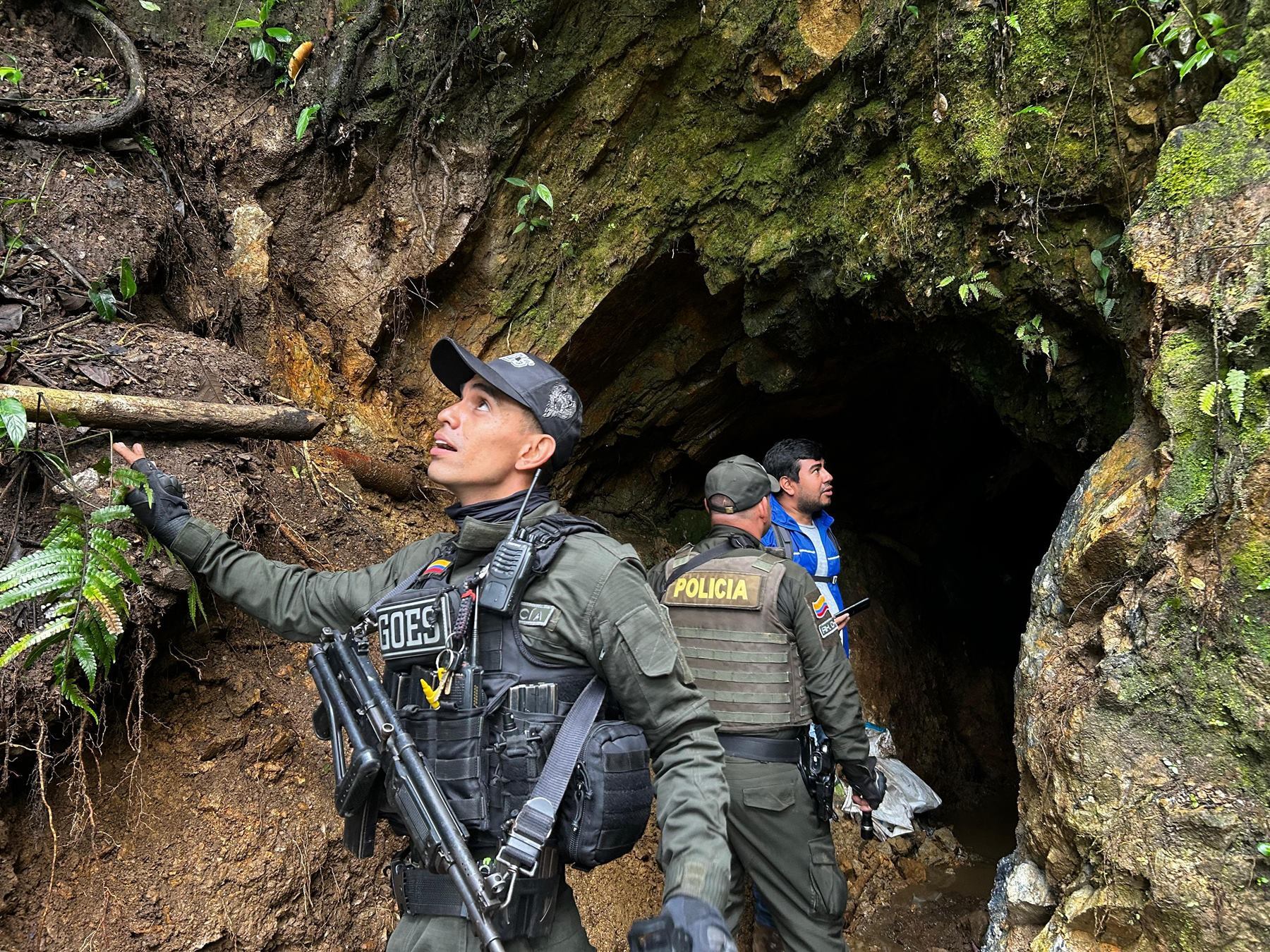 Mina ilegal de oro en Ibagué