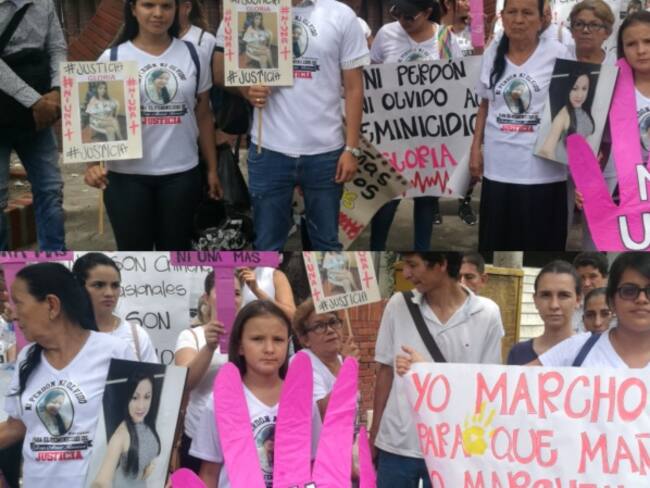 la protesta se realizó tras el aplazamiento de la audiencia para la imputación de cargos en el caso de Gloria Álvarez