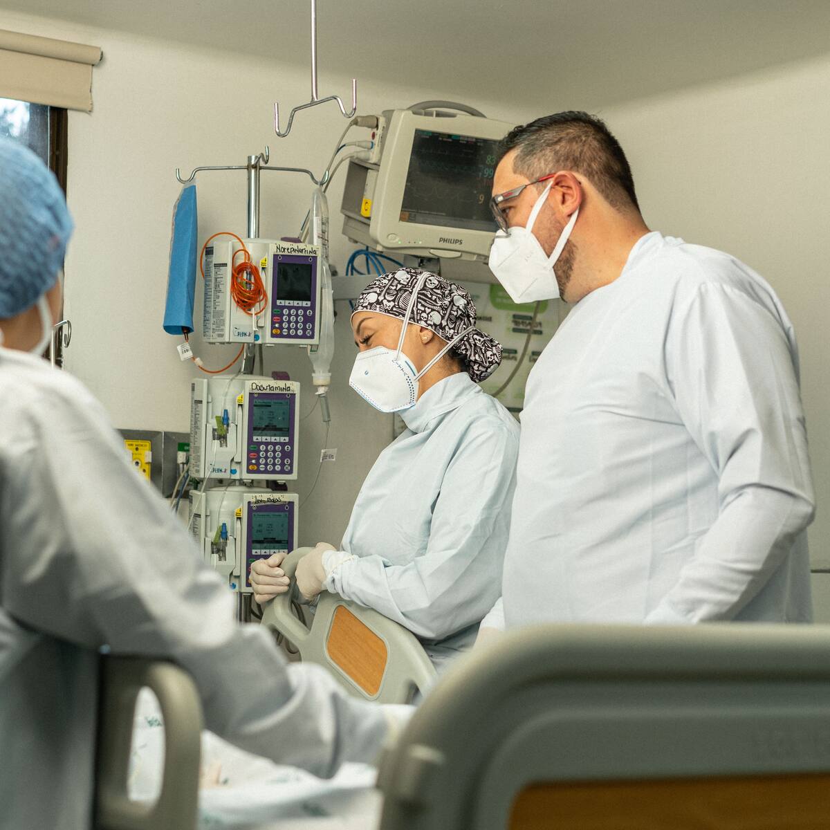 Cerca de 2.400 pacientes pasaron por UCI y UCE del Hospital San Vicente en Medellín durante el 2025