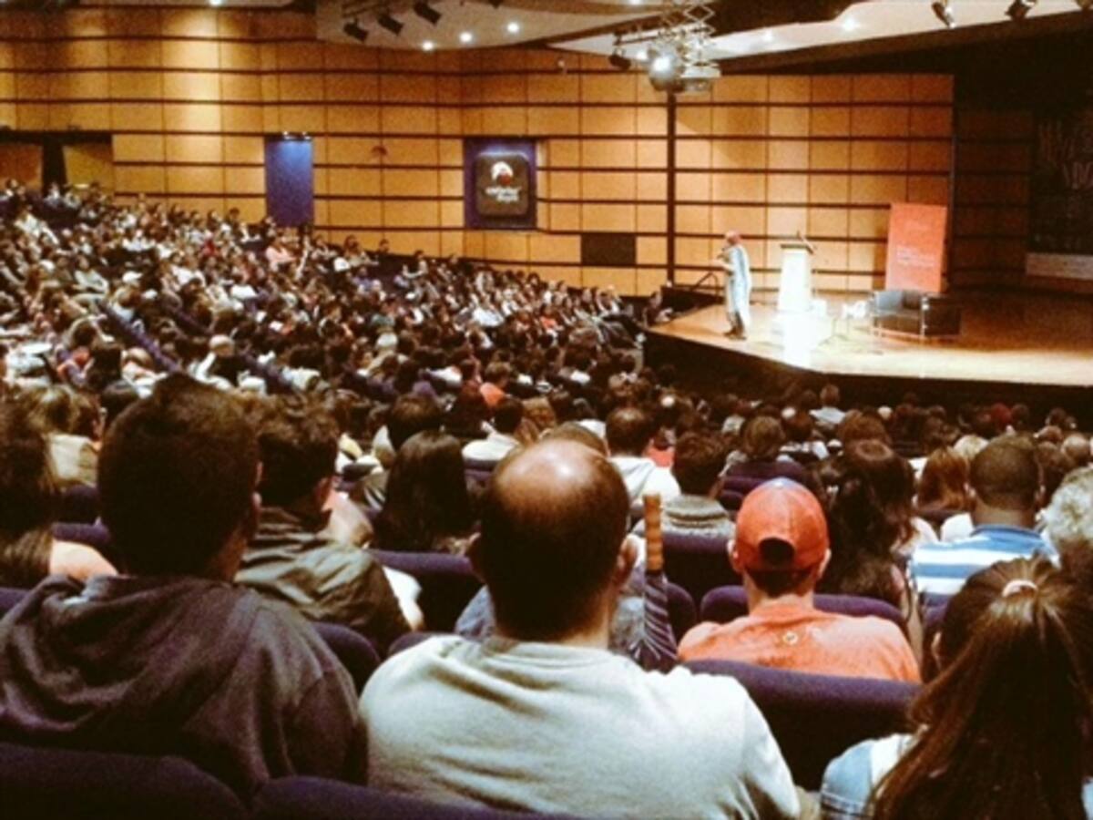 Más de 82.000 visitantes durante el fin de semana tuvo la Filbo