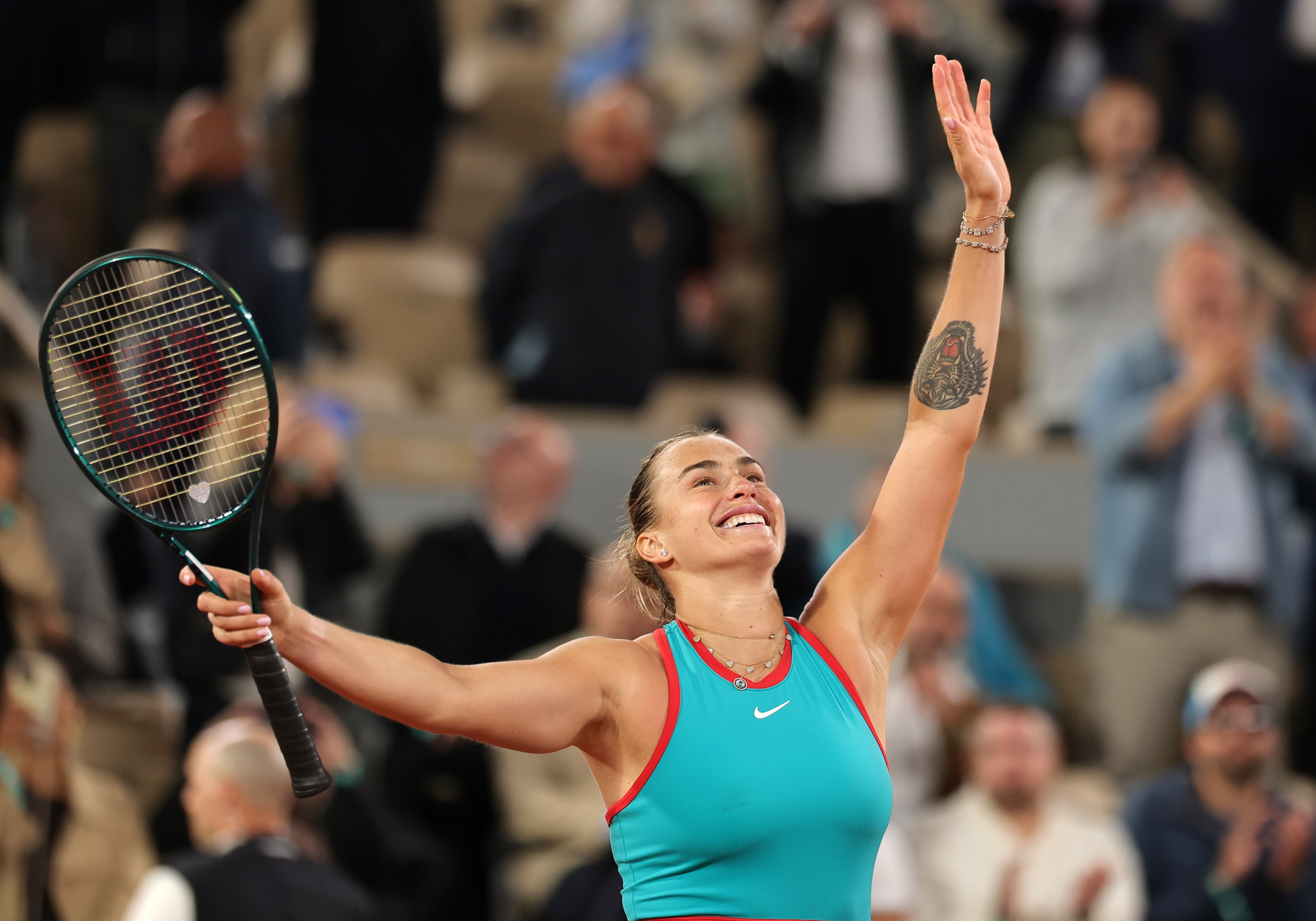 Aryna Sabalenka pone punto final al impactante récord de victorias de Iga Swiatek en Roland Garros. (Tenis, Abierto, Bielorrusia, Francia, Polonia) EFE/EPA/TERESA SUAREZ