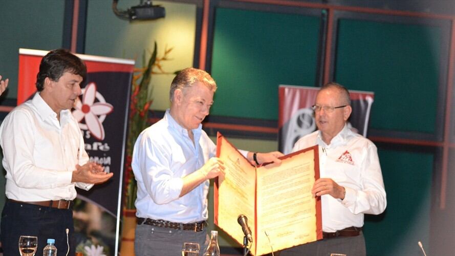 En mi gobierno el sector cafetero mejoró en comercialización y rentabilidad: Santos . Foto: