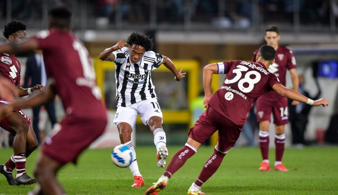 Juan Cuadrado en Torino 0 - 1 Juventus en 2021