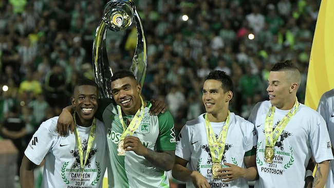 Carlos Cuesta junto con Elkin Blanco