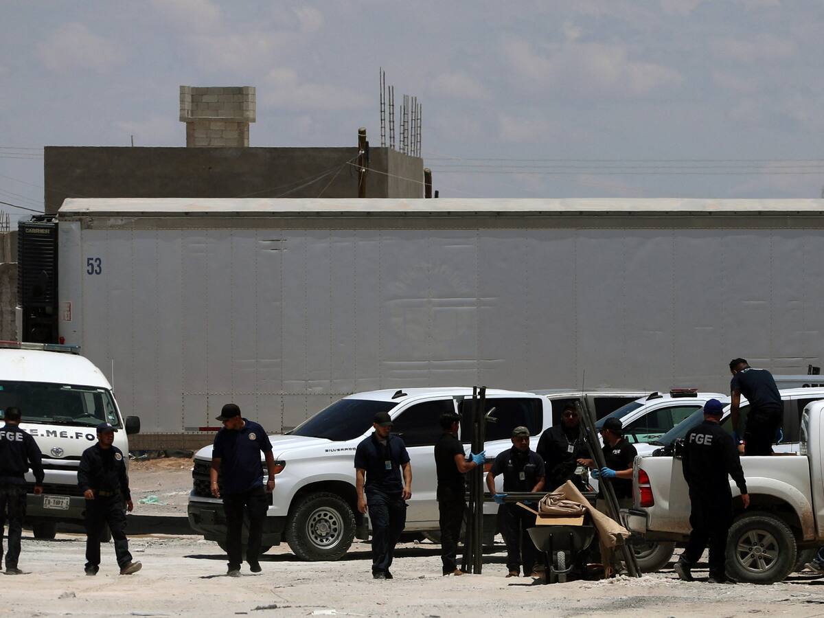 México: encuentran apilados 383 cuerpos que debían ser cremados en una funeraria