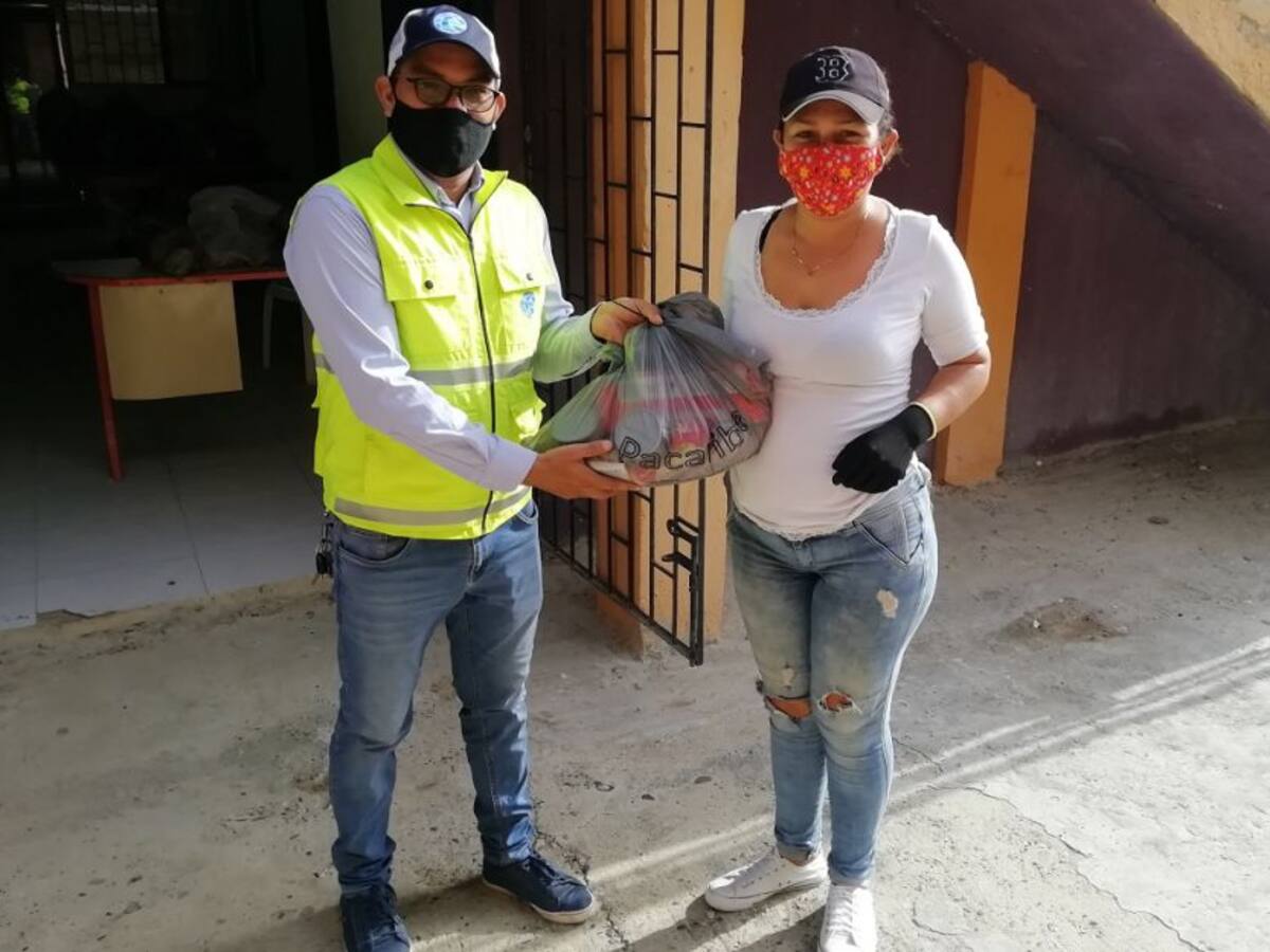 Pacaribe dona mercados a familias de escasos recursos en Cartagena