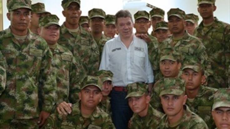 La paz no significa que los esfuerzos de la FF.MM. vayan a cesar: Santos