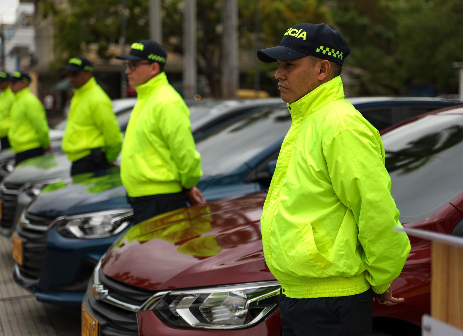 Acto de entrega de vehículos a la Policía.