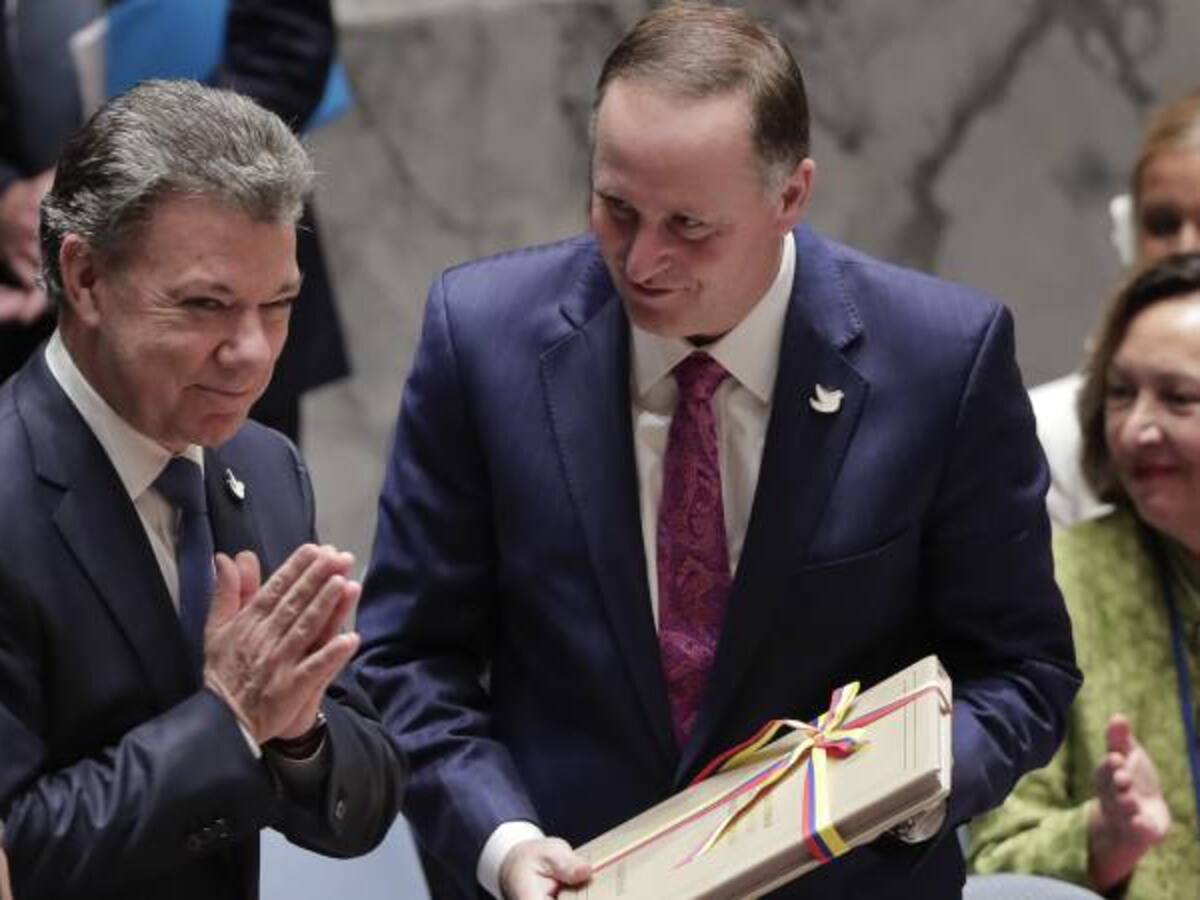 Aquí está este trabajo que ustedes han apoyado y que contribuye a la paz del mundo: Santos