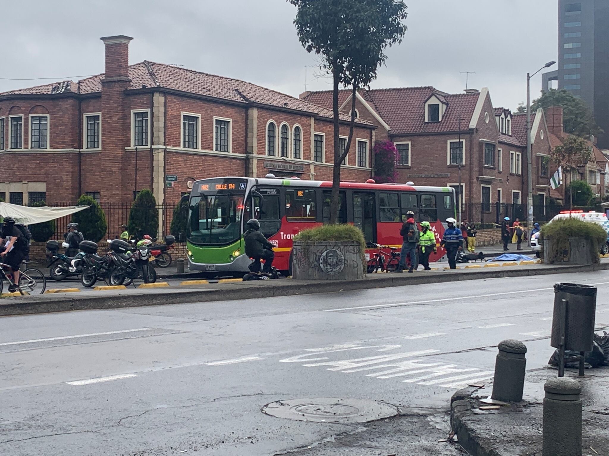 Accidente Transmilenio y motociclista