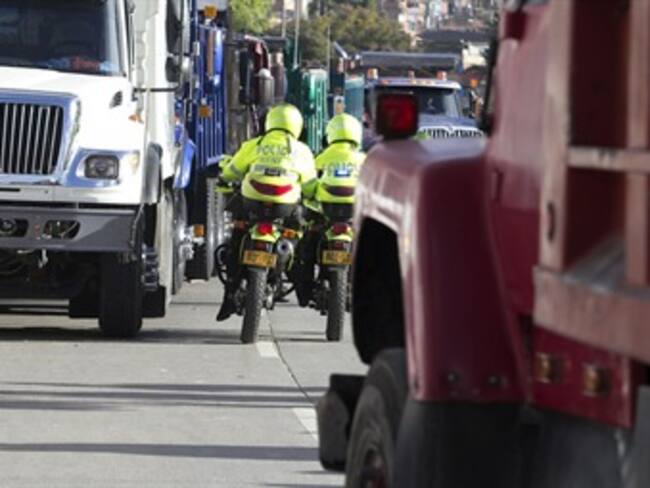 Capturan a manifestante que lanzó piedras y gas a una tractomula en el Quindío