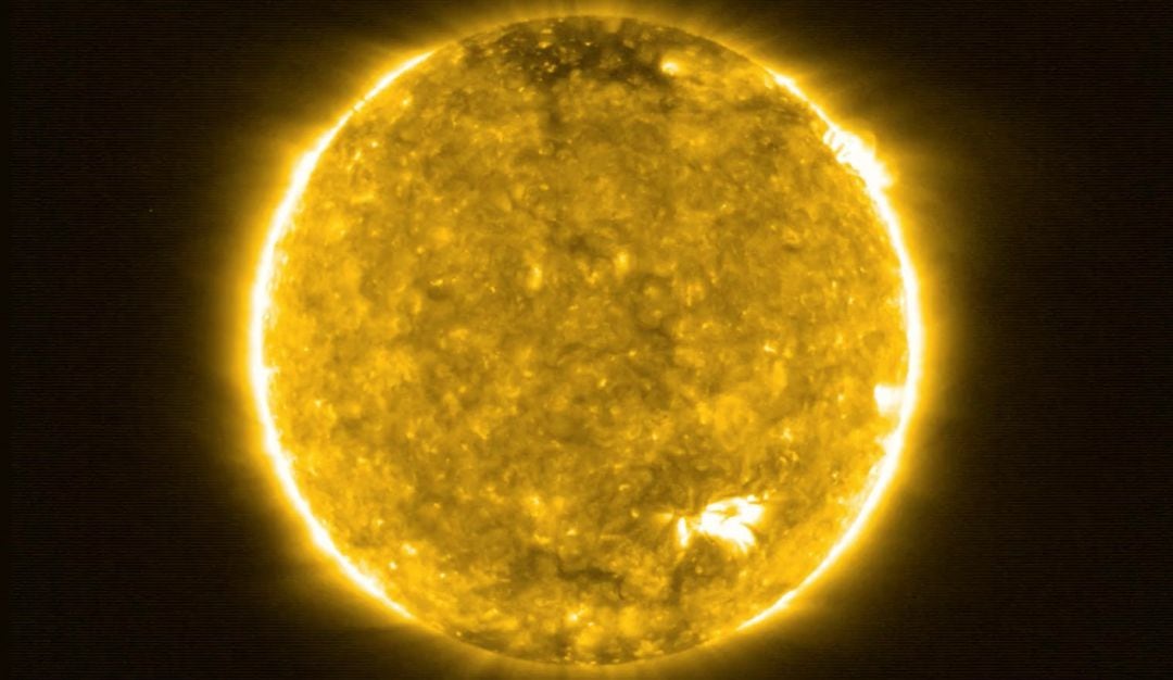 Expertos captaron un fenómeno en forma de serpiente sobre la superficie del sol