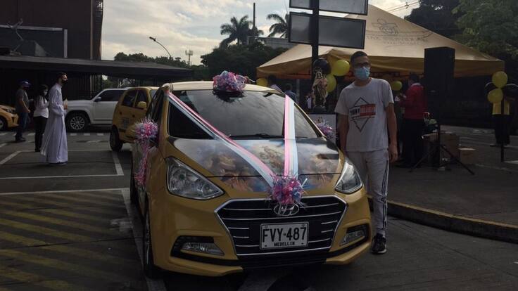 Con altar y caravana, así celebran los taxistas el Día de la Virgen del Carmen