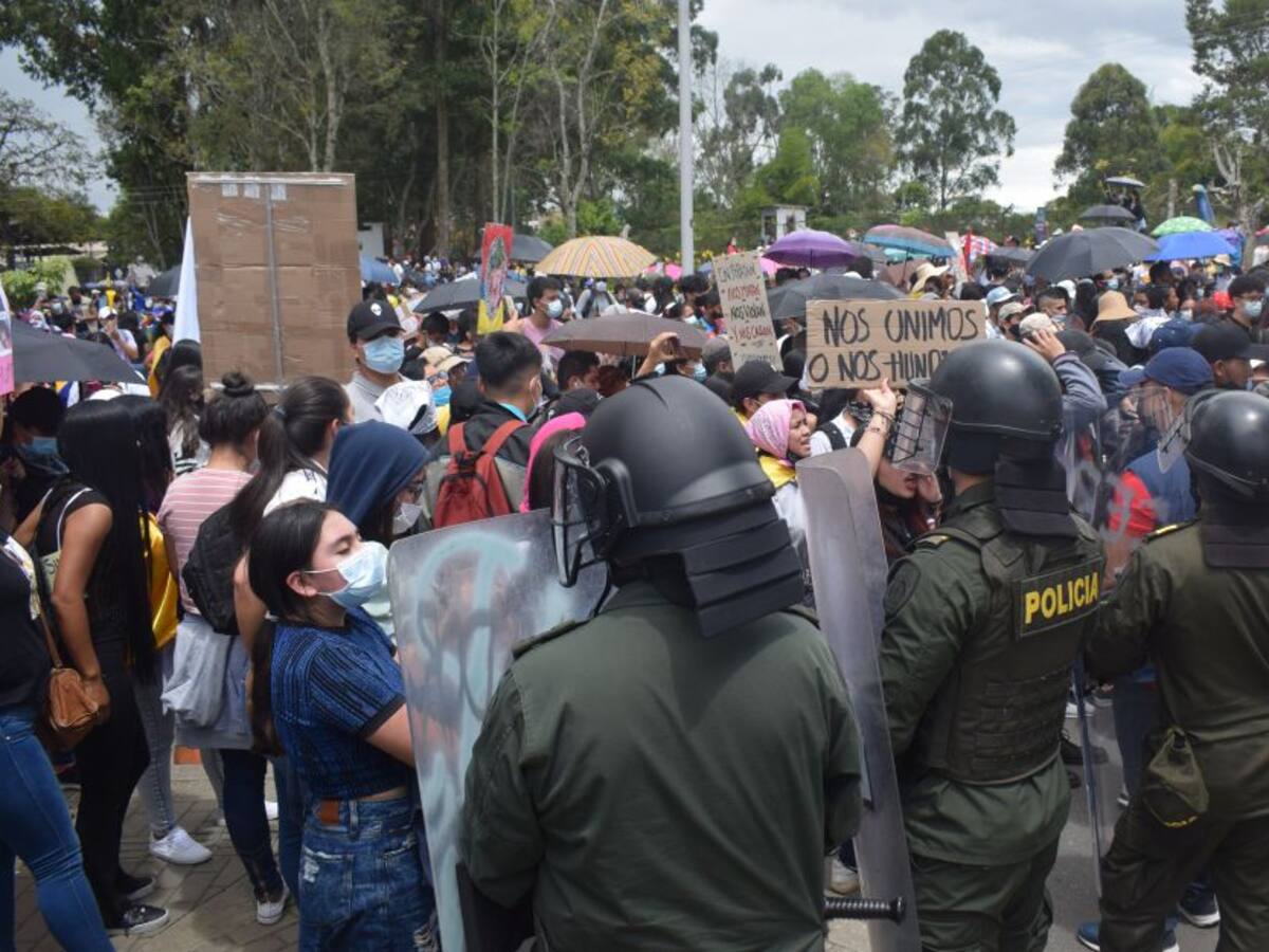 Autoridades buscan a 111 reportados como desaparecidos durante protestas