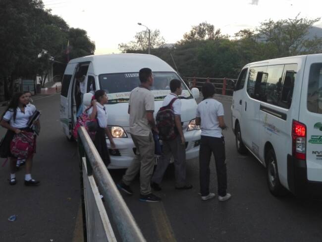 Niños venezolanos que vienen de Ureña a estudiar a Cúcuta