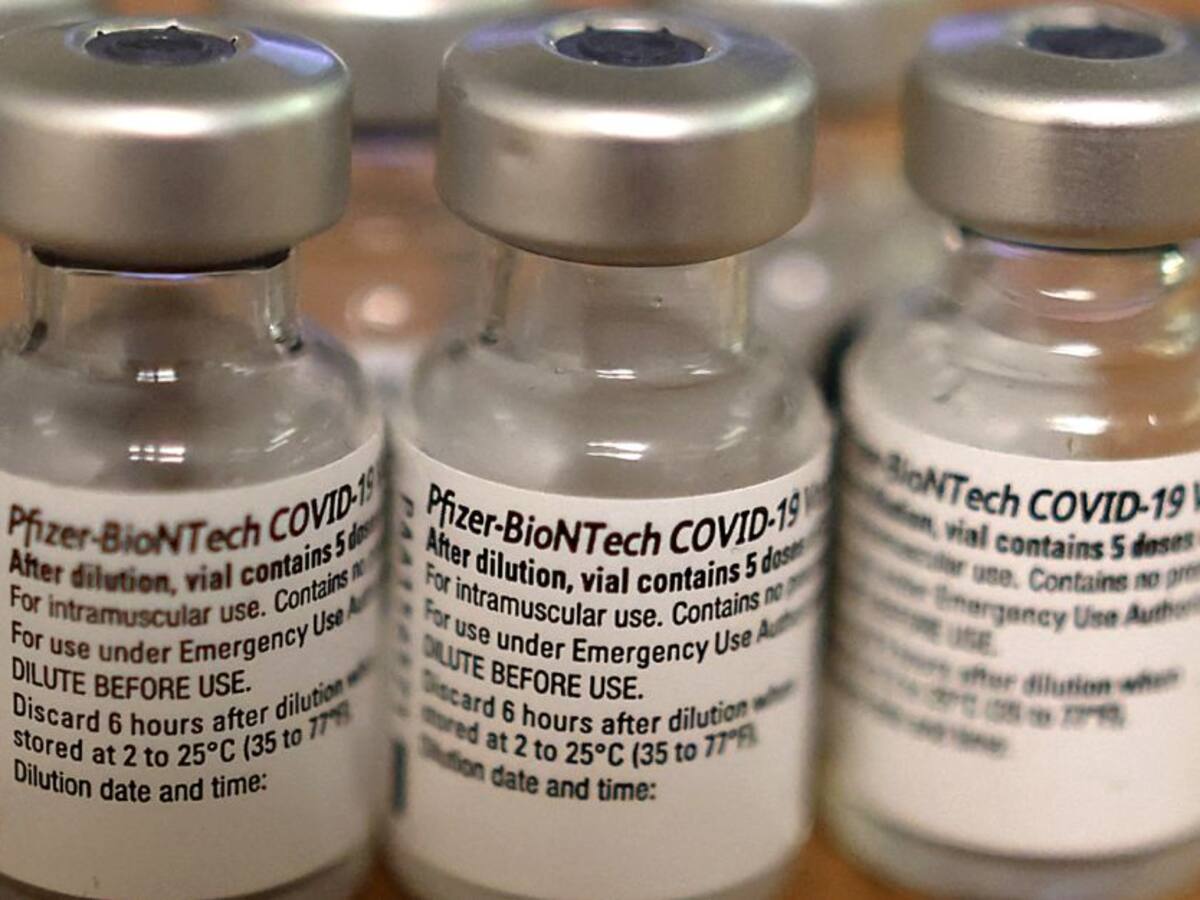 Vacuna Pfizer contra COVID-19 obtiene aprobación total y definitiva en EEUU