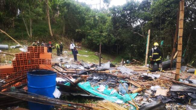 Así quedó el lugar de la explosión en el municipio de Líbano.