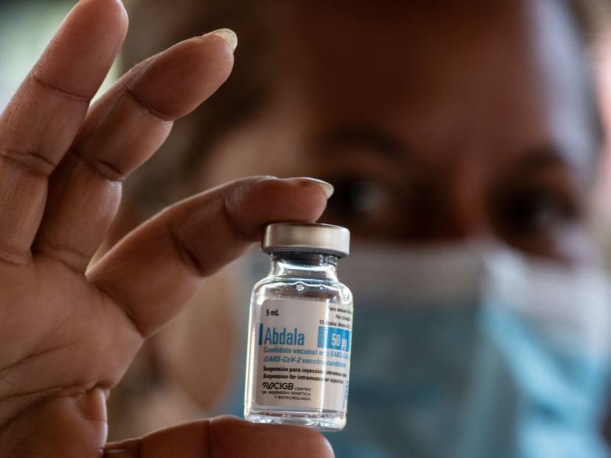 Cuba aprueba uso de emergencia de la vacuna Abdala contra COVID-19