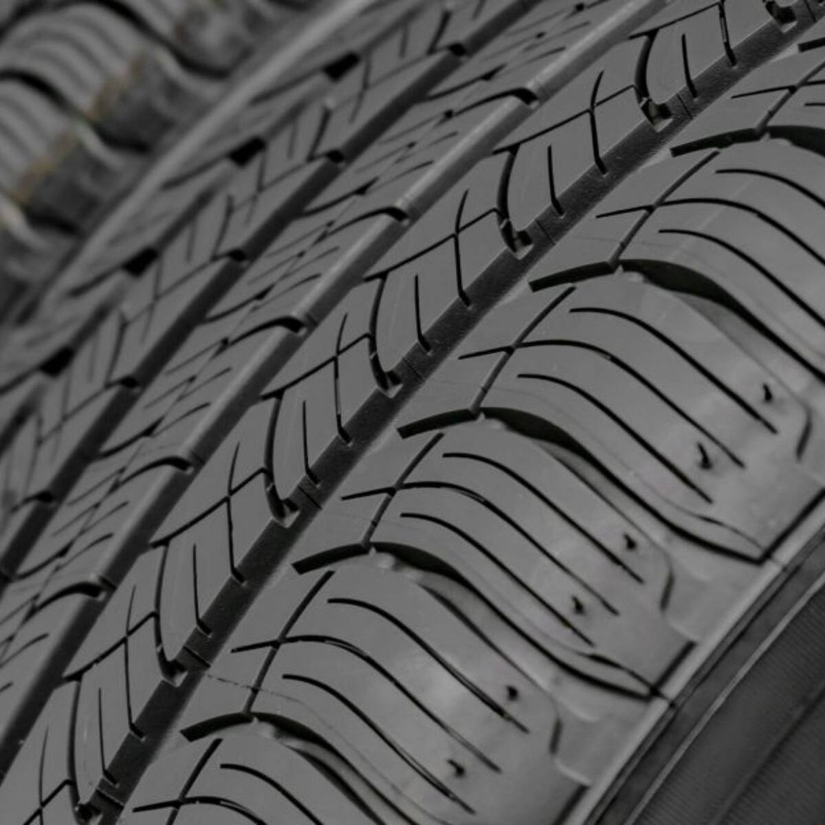 ¿Para qué sirven los 'pelitos' de las llantas nuevas?