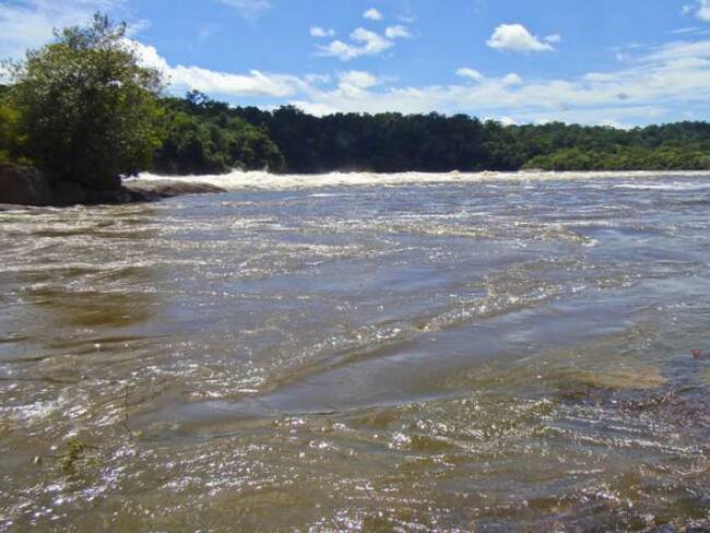 Embarcación se hunde en río Amazonas dejando un muerto y 14 heridos