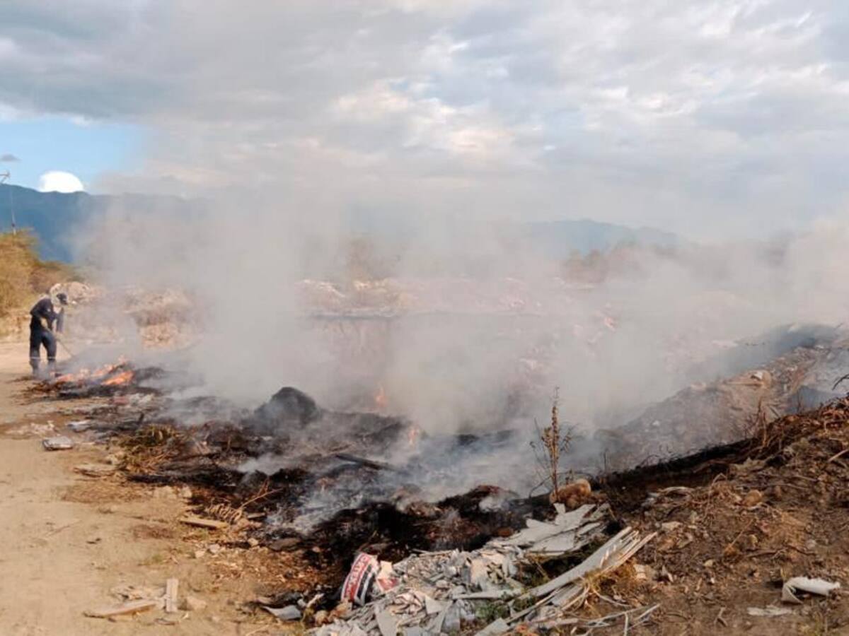 Continúan incendios forestales que mantienen a Neiva en alerta