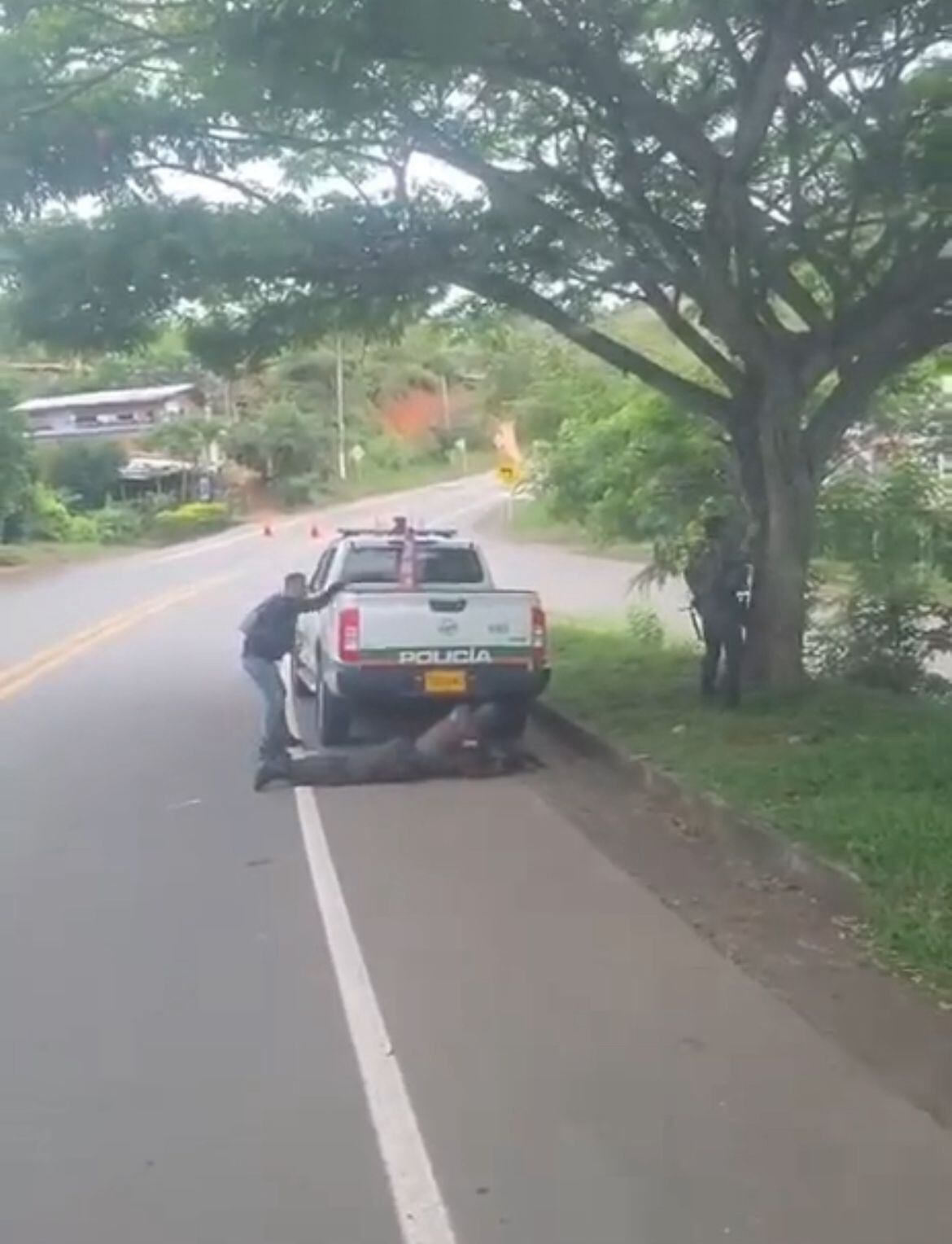 Habilitan vía Cali - Buenaventura tras desactivación de cilindro con explosivos en Dagua