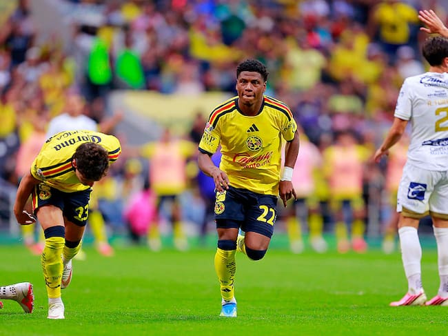Video: Óscar Perea debutó con una anotación en la goleada del América sobre San Luis por Liga MX. (Photo by Mauricio Salas/Jam Media/Getty Images)