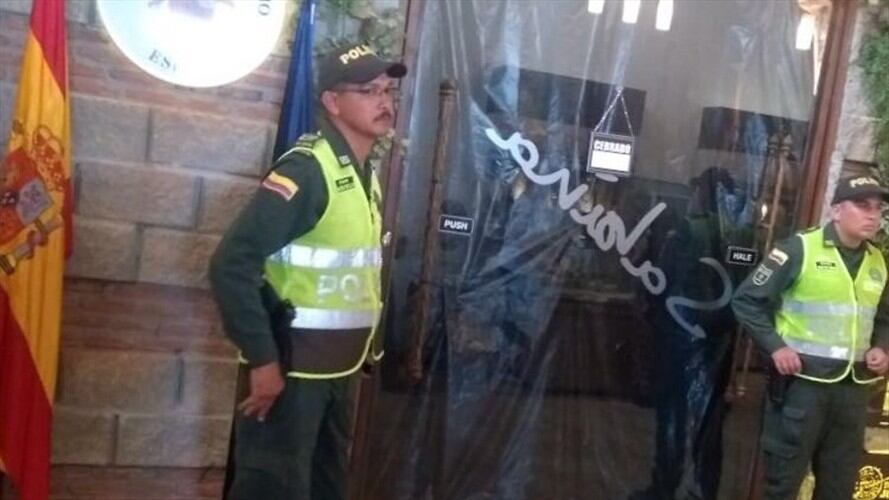 El cónsul honorario de España en Barranquilla, Carlos Guerra, denunció el ingreso de manera arbitraria de algunas personas a la sede del consulado. Foto: W Radio