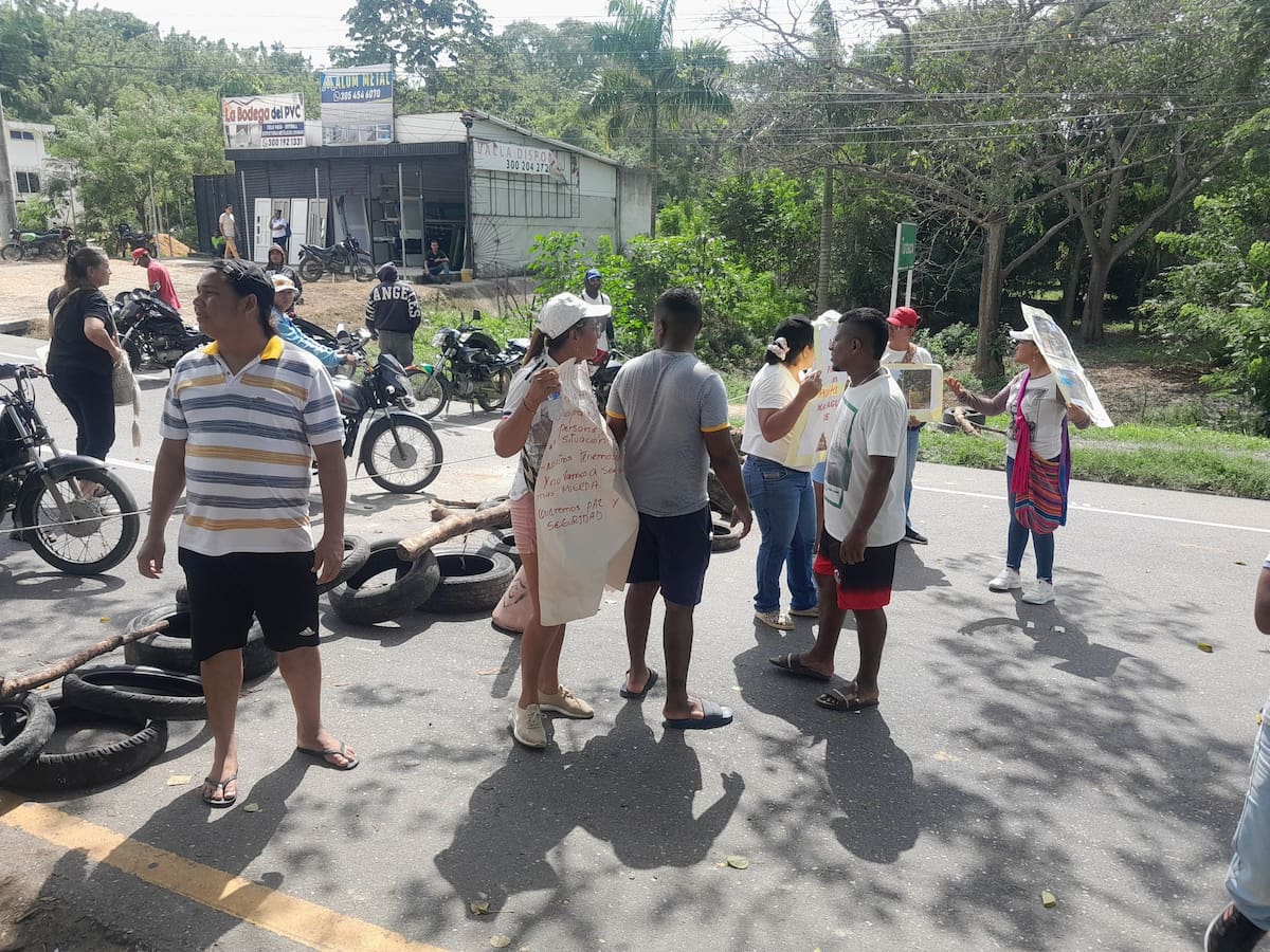 Protesta en Turbaco bloqueó el tráfico hacia Cartagena por problemática de aguas residuales