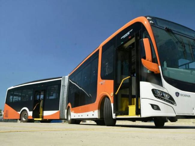 Nuevos buses articulados duales llegan a ampliar servicios de Transcaribe