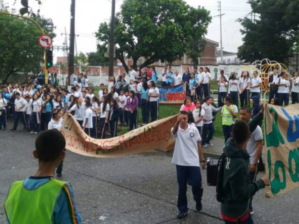 Anormalidad académica en el colegio La Villa por la falta del rector y de docentes