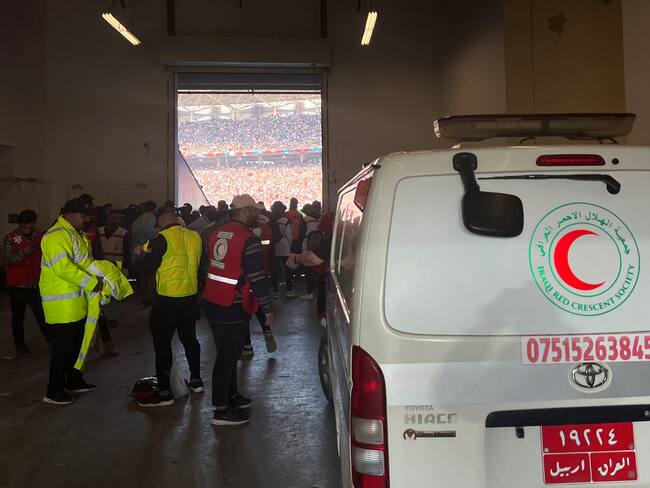 Ambulancia en el estadio de Basora, en el sur de Irak.
(Foto: HUSSEIN FALEH/AFP via Getty Images)