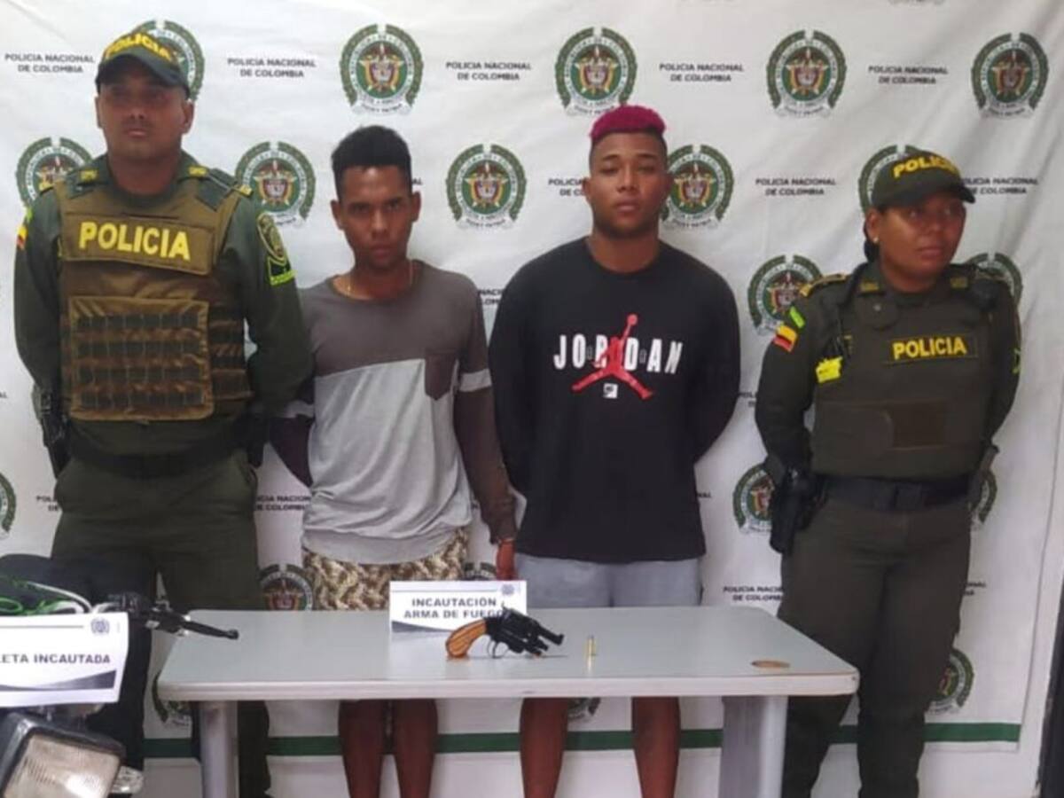 En Bolívar cayeron dos hombres que portaban un arma cuando iban en moto