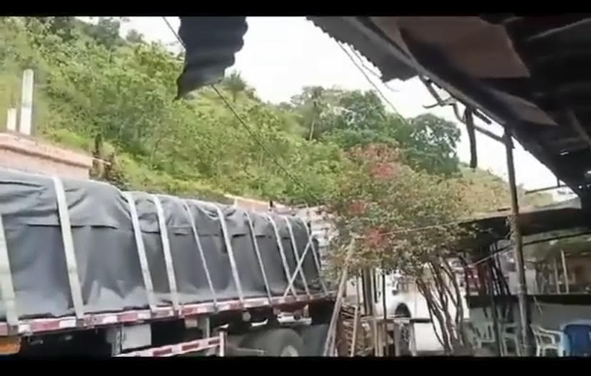 La comunidad, a través de vídeos, reportó los combates entre el Ejército y el Clan del Golfo en el Norte de Antioquia. Foto: Cortesía.