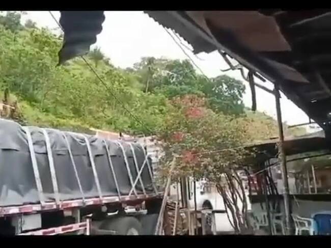 La comunidad, a través de vídeos, reportó los combates entre el Ejército y el Clan del Golfo en el Norte de Antioquia. Foto: Cortesía.