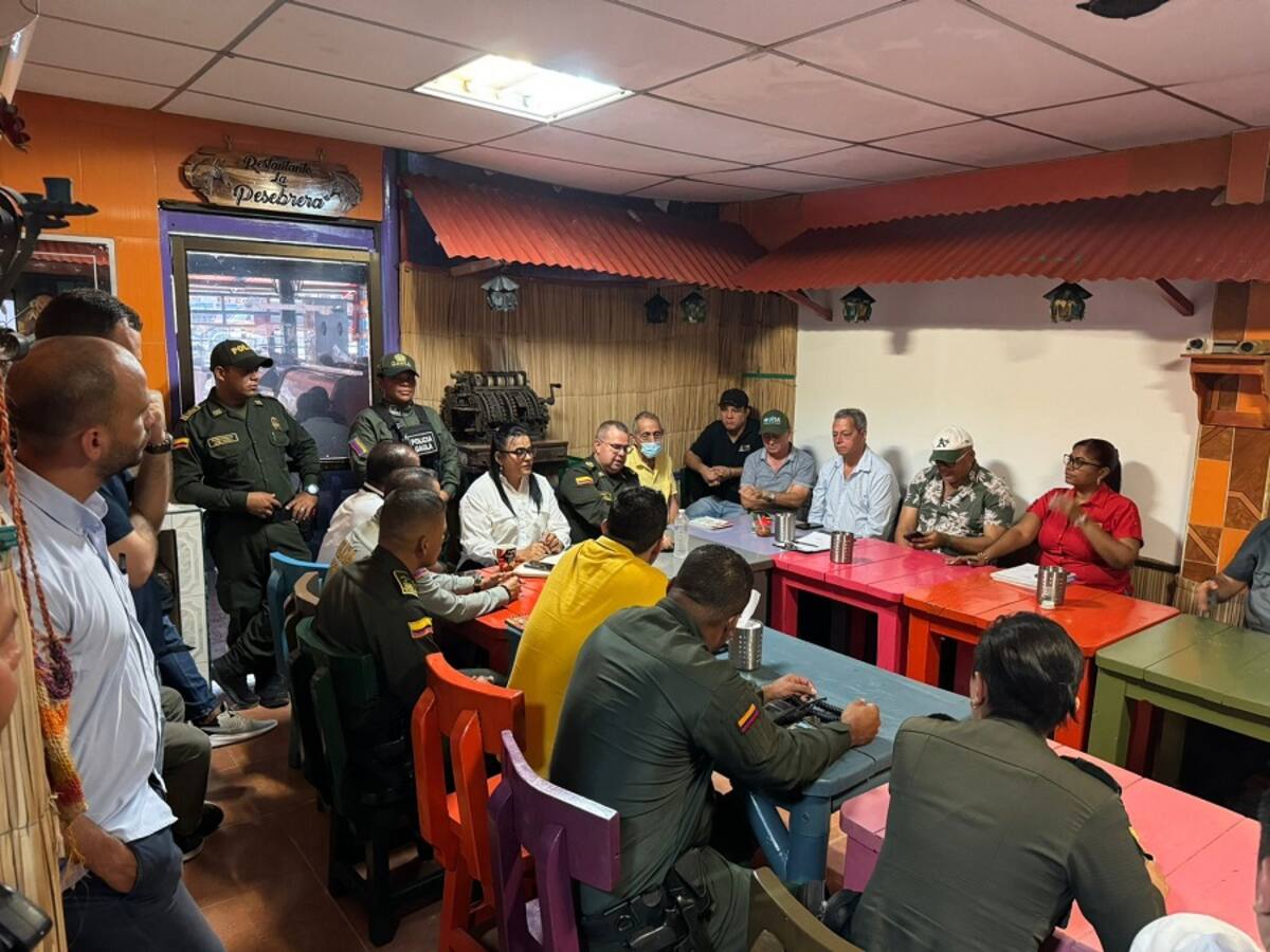 Gaula realizó reunión estratégica para prevenir extorsión en el mercado de Bazurto