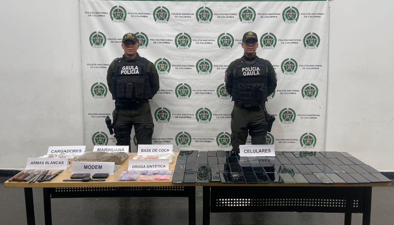 Celular con los que extorsionaban en la Cárcel de Pedregal y Bellavista.