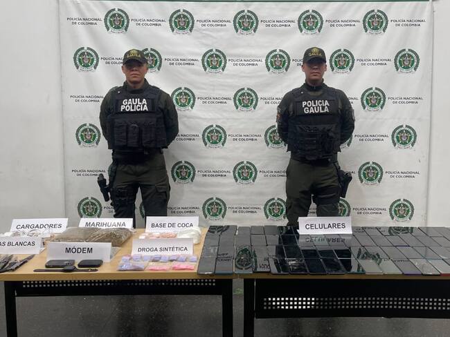 Celular con los que extorsionaban en la Cárcel de Pedregal y Bellavista.