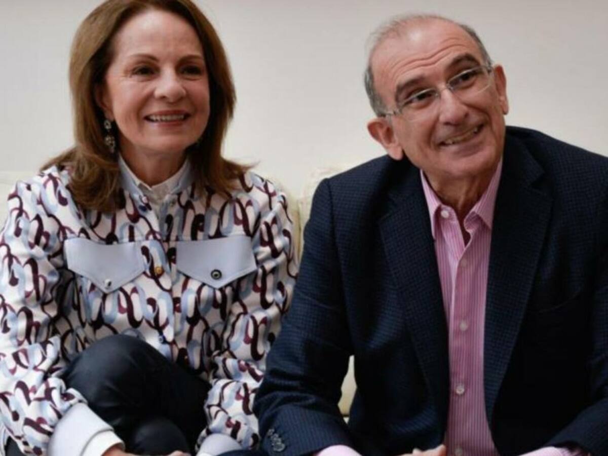 Mensajes de políticos en redes sociales por muerte de Rosalba de La Calle